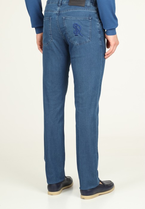 Товар синего цвета с внутренней стороны