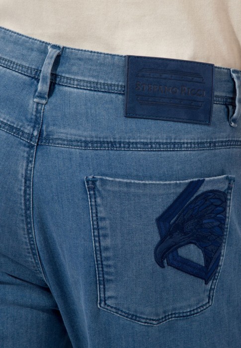 Товар голубого цвета с внутренней стороны