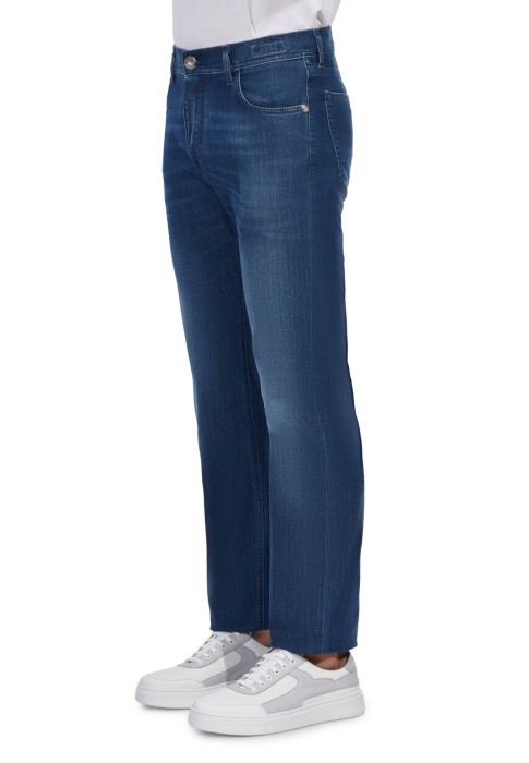 Товар синего цвета с внутренней стороны