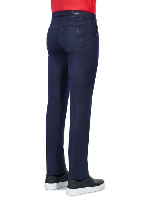 джинсы  из проверенных материалов спереди