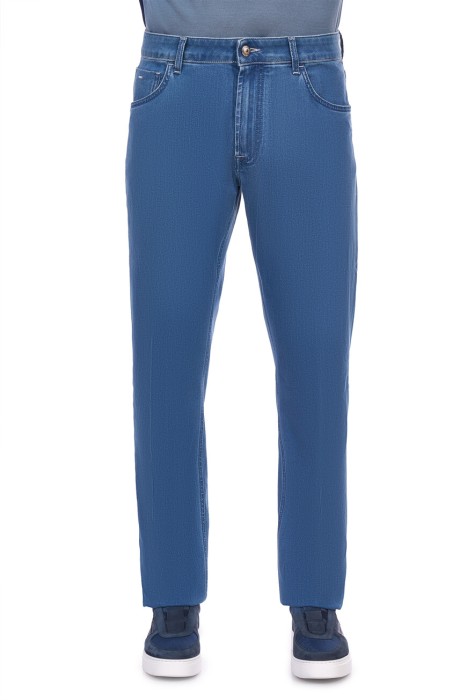 джинсы  из проверенных материалов спереди