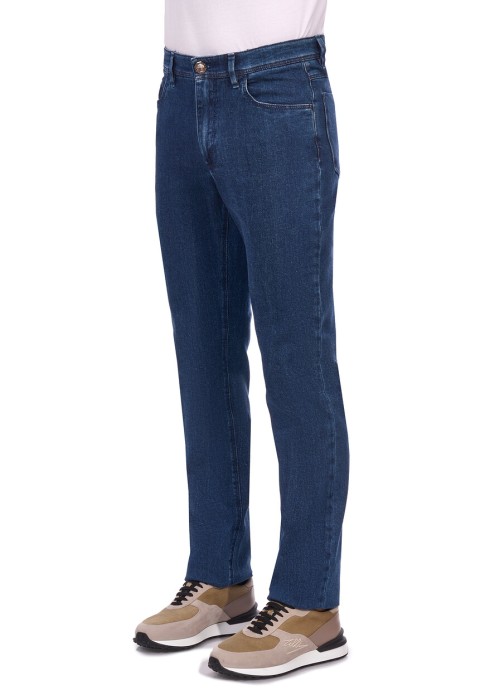 Товар синего цвета с внутренней стороны