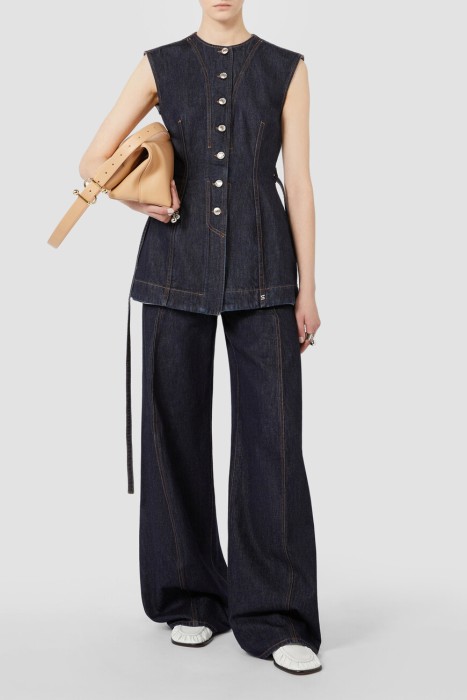 Товар синего цвета с внутренней стороны