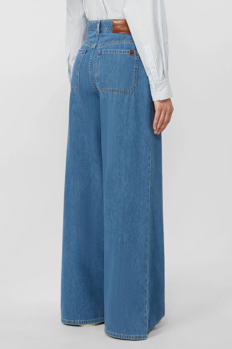 джинсы  по цене 33500 руб вид справа