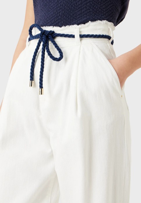 джинсы  из проверенных материалов спереди