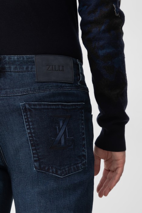 Товар синего цвета с внутренней стороны