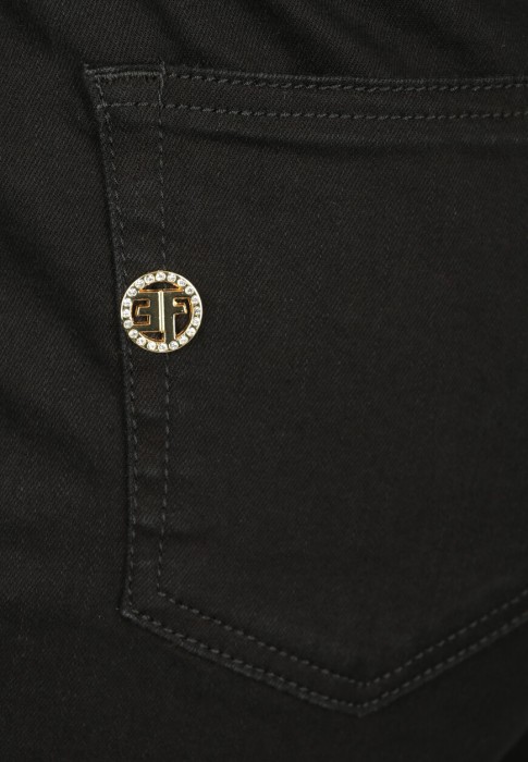 джинсы  из проверенных материалов спереди