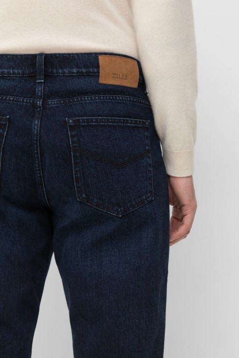 Товар синего цвета с внутренней стороны