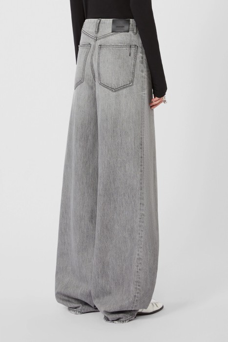 джинсы  от бренда max mara вид слева