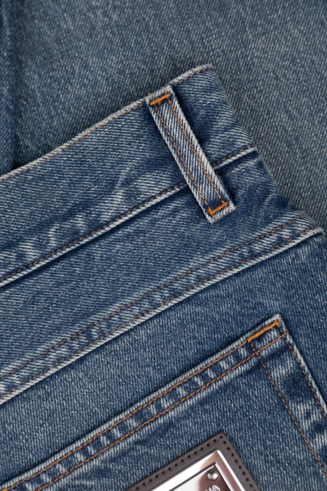 джинсы  для взрослого возраста с изнаночной стороны