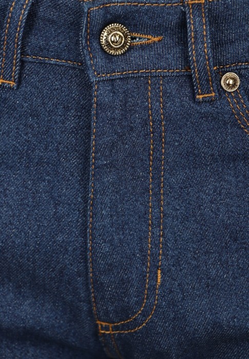 Товар синего цвета с внутренней стороны