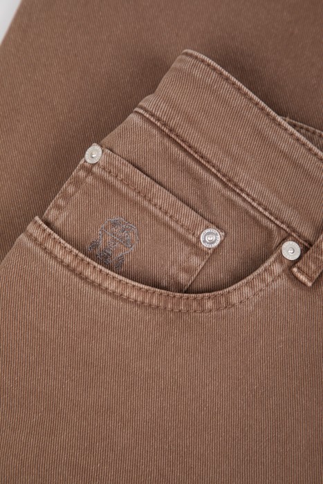 джинсы  универсального стиля с лицевой стороны