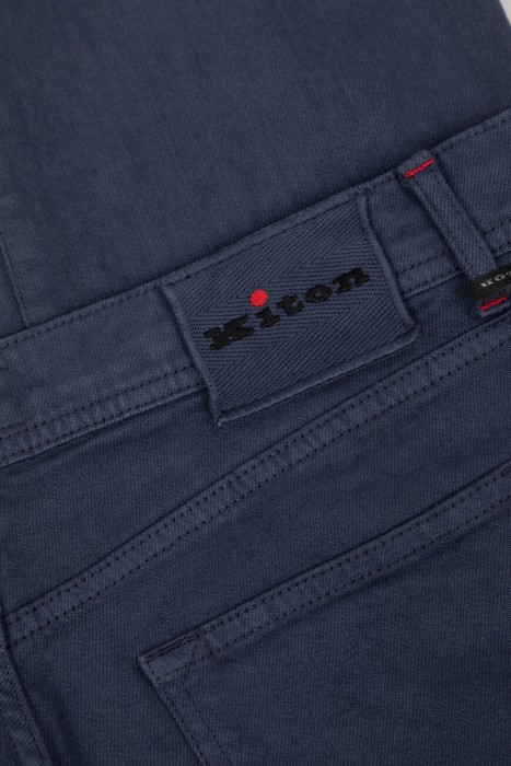 джинсы  для взрослого возраста с изнаночной стороны