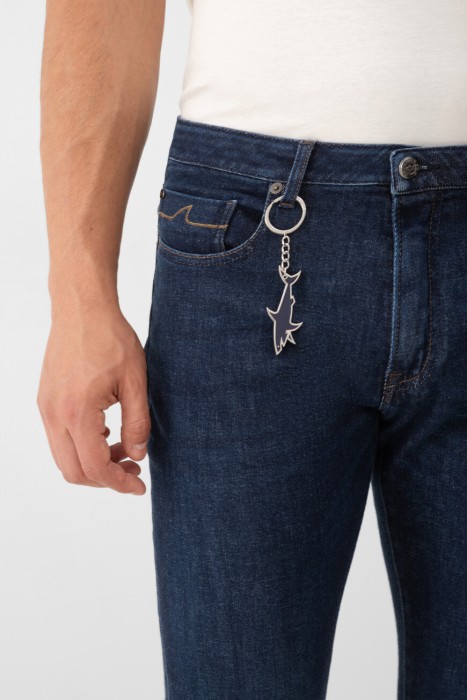 джинсы  по цене 16000 руб вид справа