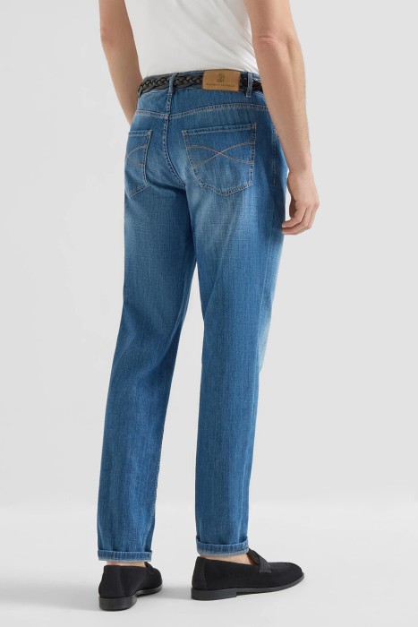 джинсы  по цене 136500 руб вид справа