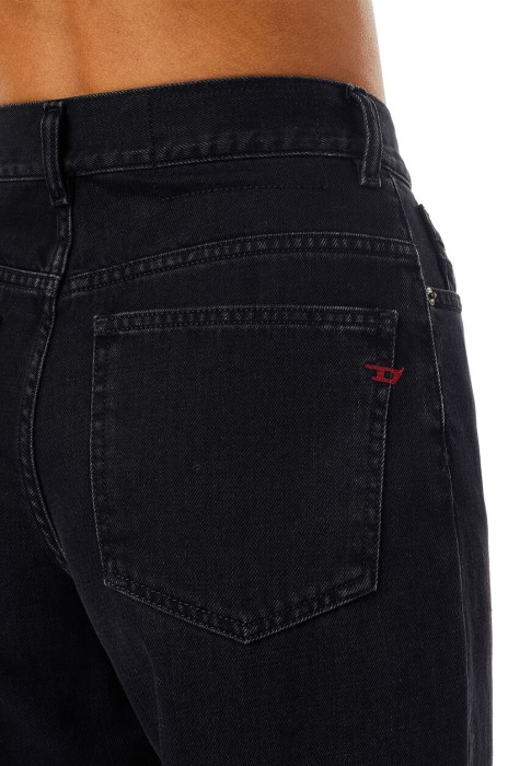 джинсы  универсального стиля с лицевой стороны