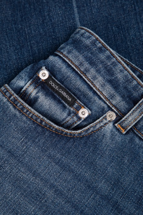 джинсы  универсального стиля с лицевой стороны