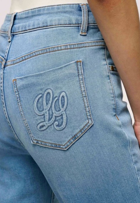 джинсы  из италии вид сбоку