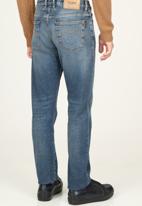 джинсы  из канады вид сбоку