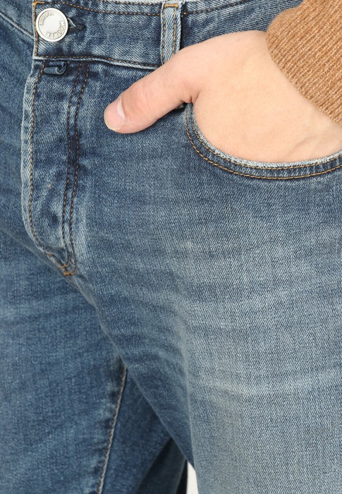 Товар синего цвета с внутренней стороны