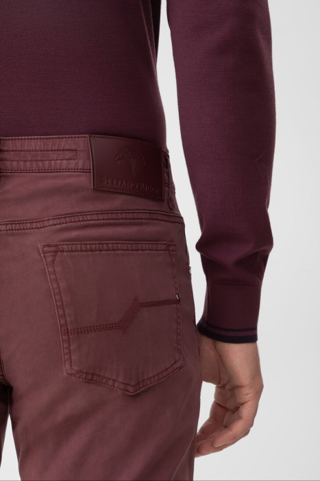 Товар бордового цвета с внутренней стороны