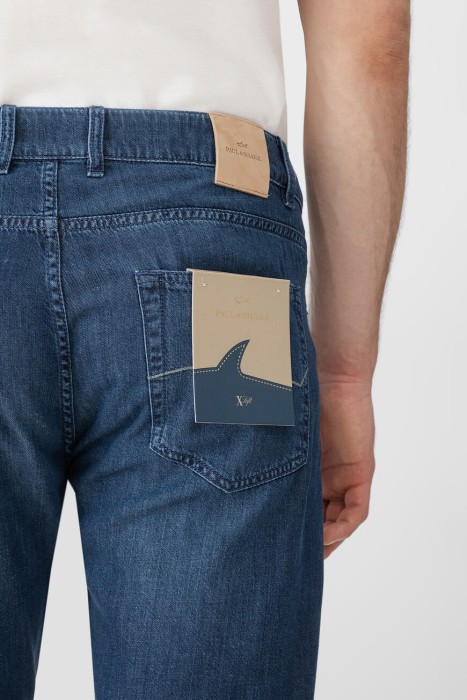 Товар синего цвета с внутренней стороны