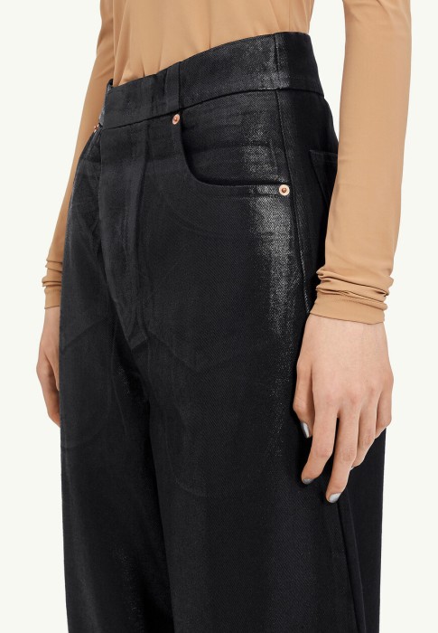 джинсы  из проверенных материалов спереди