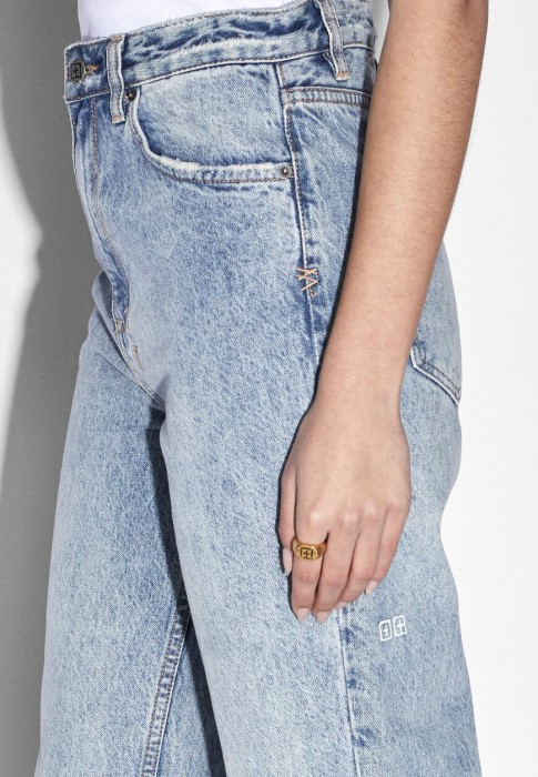 Продукция для женщин фото