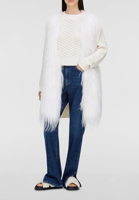 джинсы  по цене 53585 руб вид справа