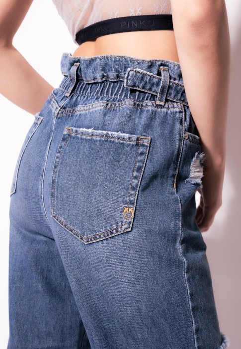 Товар синего цвета с внутренней стороны