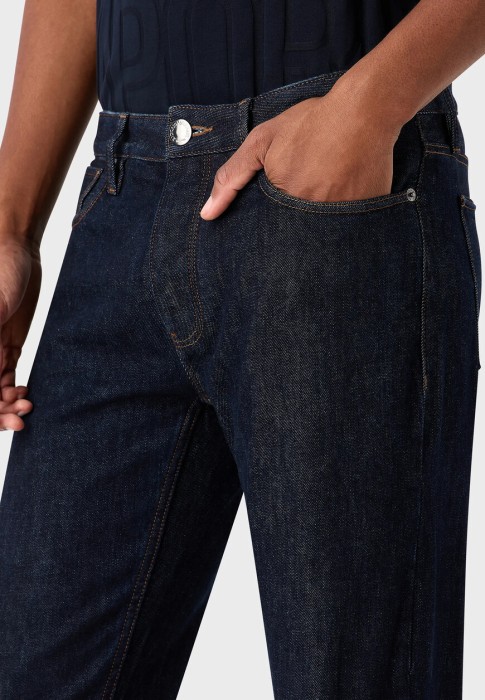 джинсы  из проверенных материалов спереди