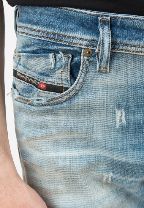 джинсы  из проверенных материалов спереди