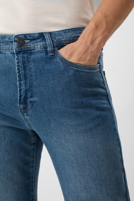 Товар синего цвета с внутренней стороны