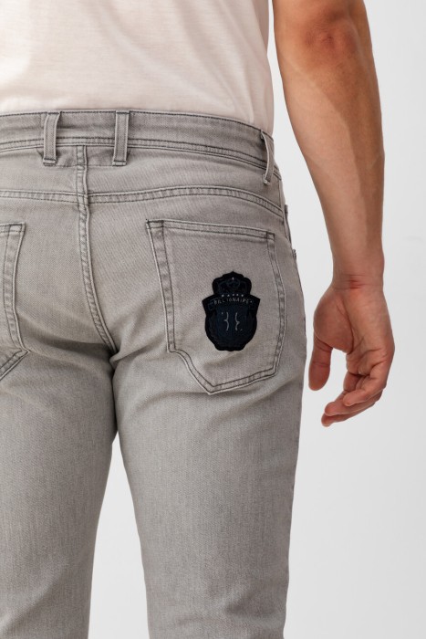 Товар серого цвета с внутренней стороны