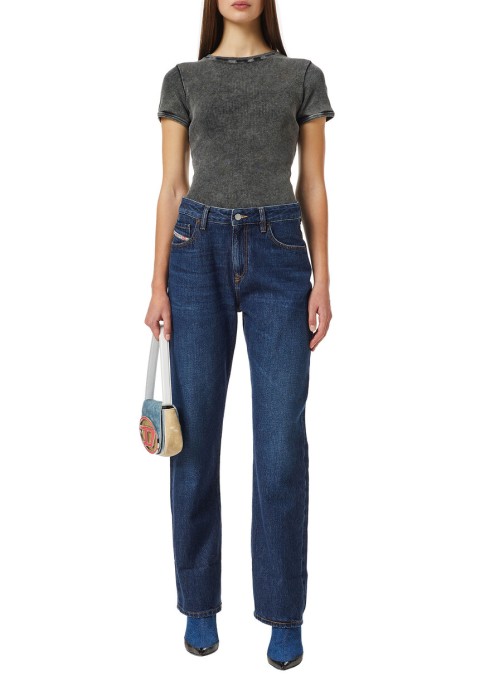 джинсы  по цене 16835 руб вид справа