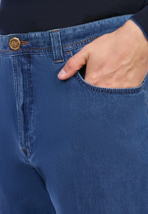 джинсы  из проверенных материалов спереди