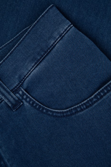 джинсы  универсального стиля с лицевой стороны