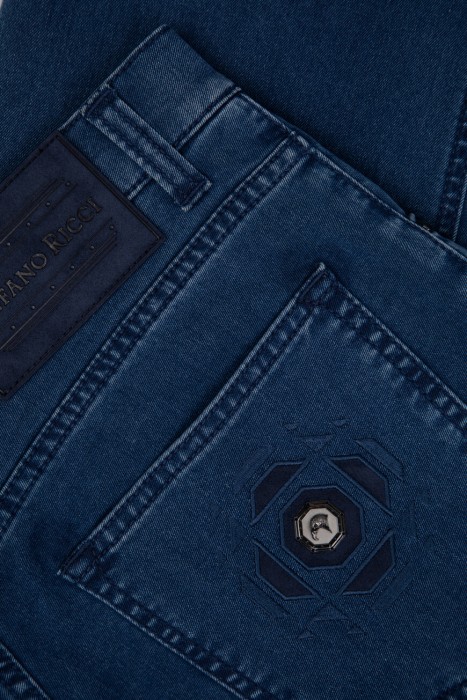 джинсы  для взрослого возраста с изнаночной стороны