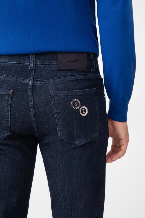 Товар синего цвета с внутренней стороны