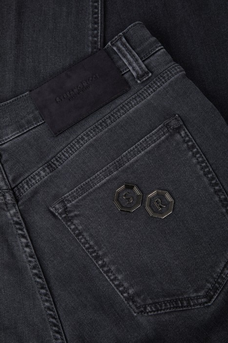 джинсы  для взрослого возраста с изнаночной стороны