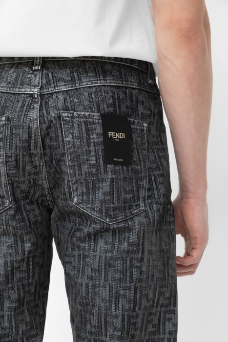 Товар серого цвета с внутренней стороны