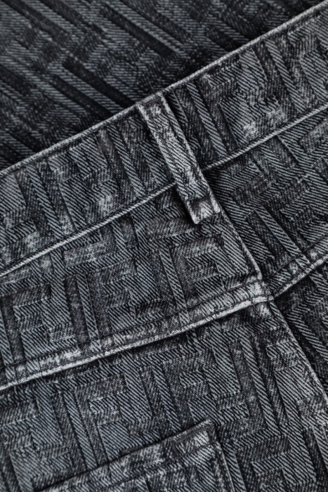 джинсы  для взрослого возраста с изнаночной стороны