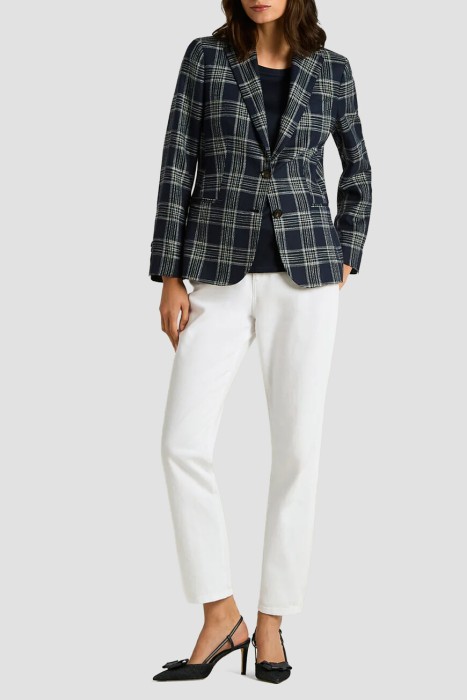 Товар белого цвета с внутренней стороны