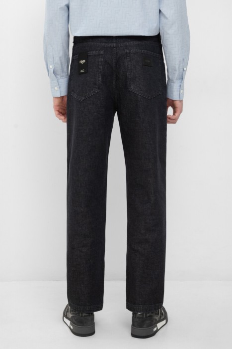 джинсы  от бренда fendi вид слева