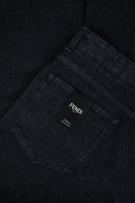 джинсы  на сезон этого года фотография