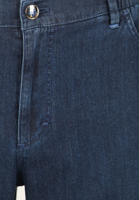 Товар синего цвета с внутренней стороны