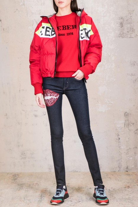 джинсы  по цене 12825 руб вид справа