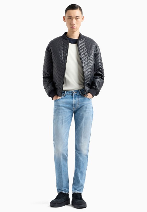 джинсы  от бренда emporio armani вид слева