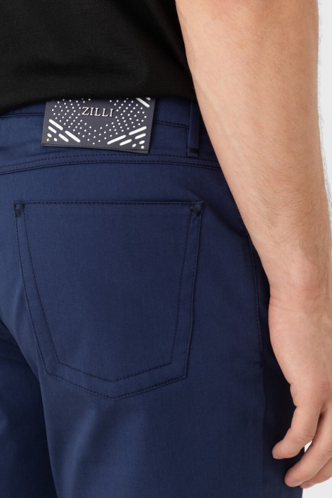Товар синего цвета с внутренней стороны