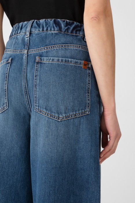 Товар синего цвета с внутренней стороны